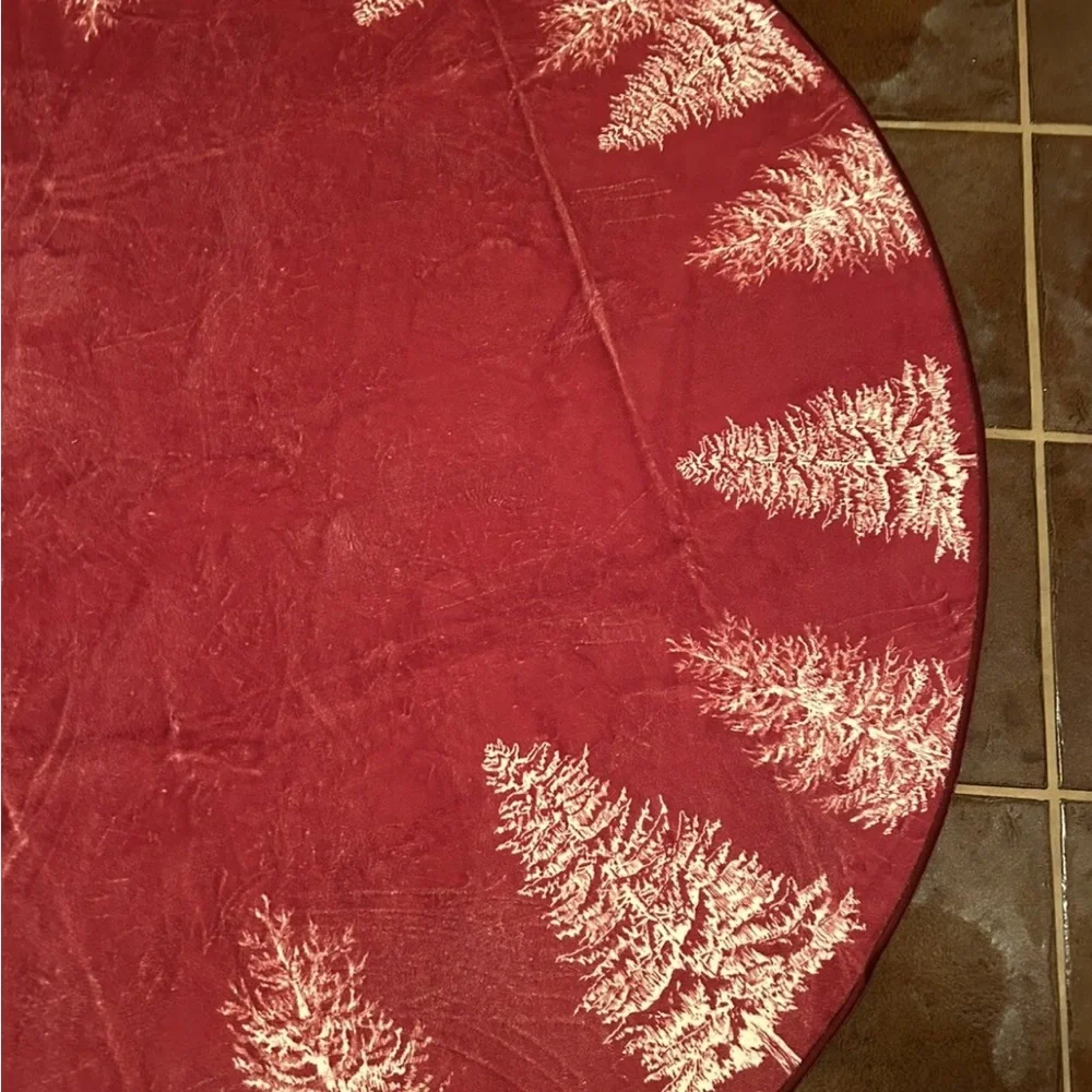 5’ Red round area rug with white Christmas trees, holiday, party, winter festive